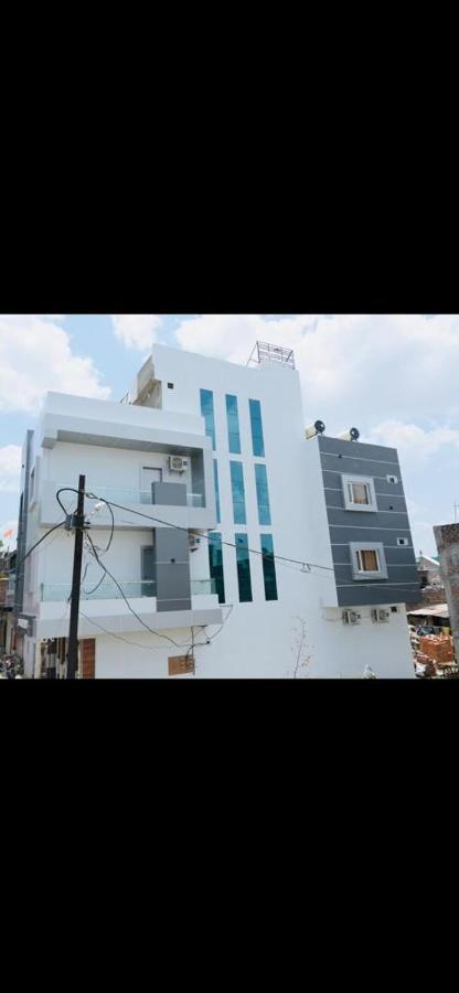 Hotel Anand อุจเจน ภายนอก รูปภาพ